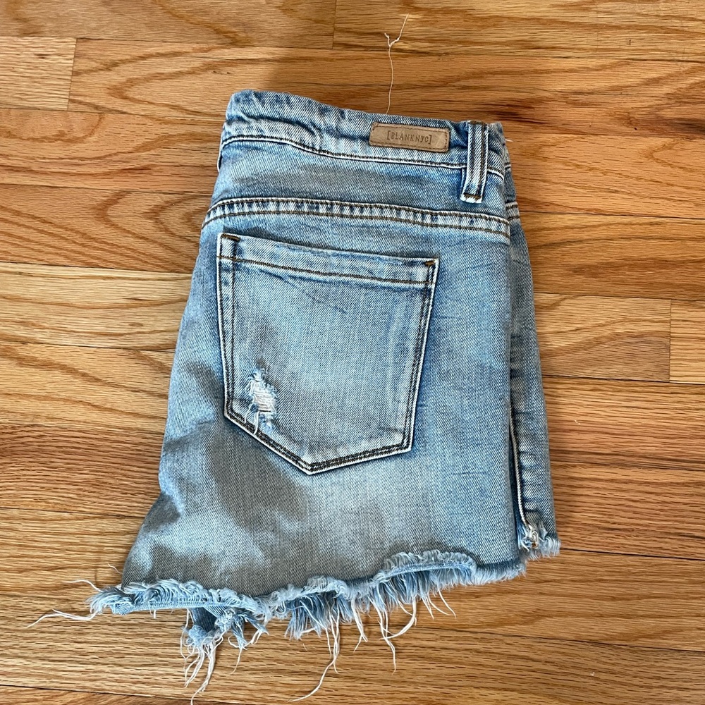 ⭐️[BLANKNYC] Hiker Shorts, High-waisted Light Wash Jean Shorts - SIZE 30 - Picture 3 of 4